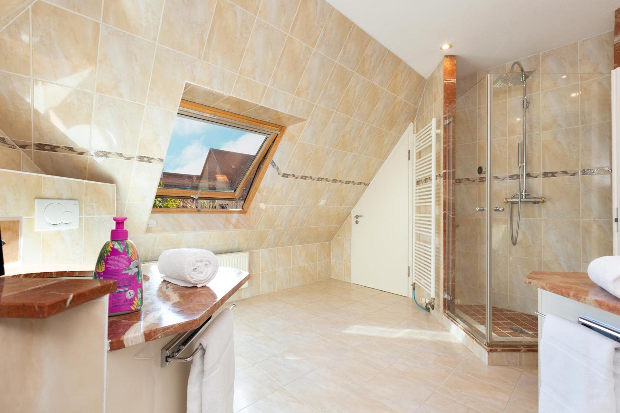 Gites Spa Strasbourg - Villa Ours - Spa Prive, Sauna, Borne D'Arcade, Babyfoot Ittenheim Exterior photo